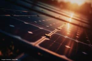 Energia solar poupa 3 mil milhões de euros à Europa em março que país lidera