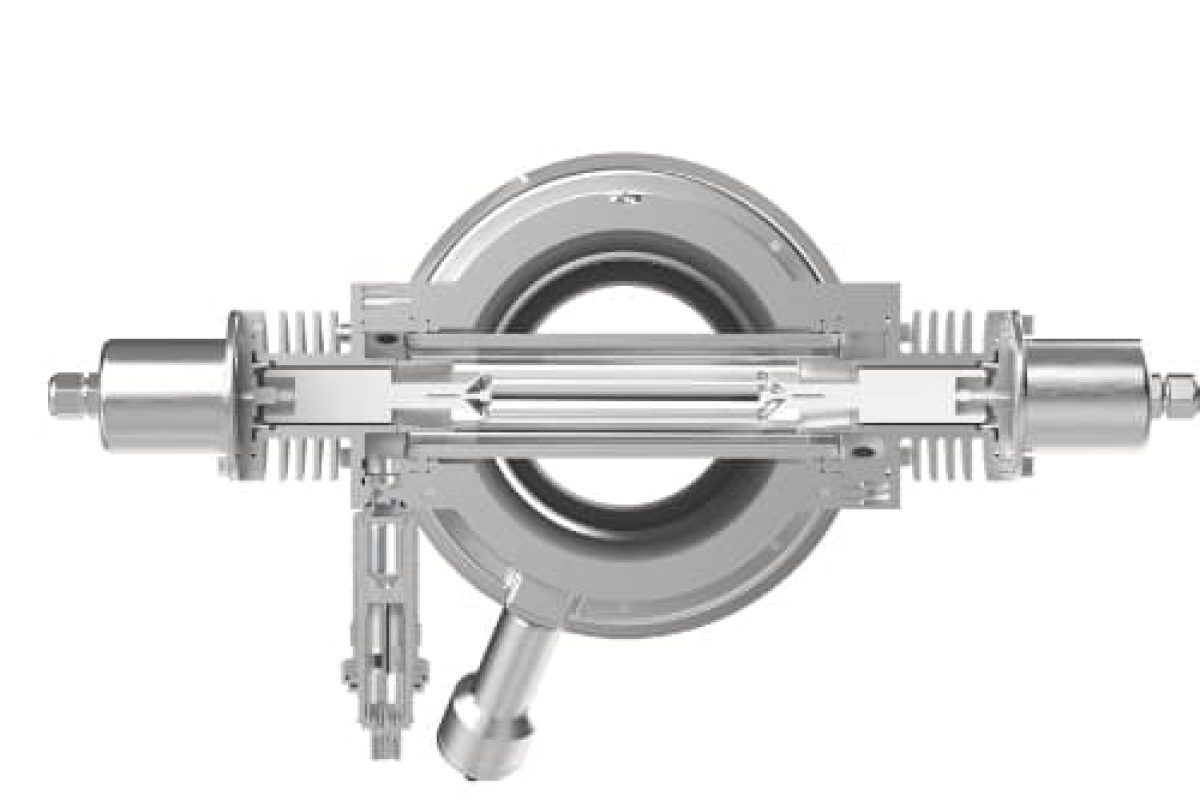 Na Atlantium, nós alavancamos nossa tecnologia para personalizar soluções superiores de tratamento de água UV HOD™ (Hydro-Optic Disinfection) para indústrias e municípios. Nossas soluções são projetadas para ter um desempenho consistente de acordo com suas necessidades em constante mudança. Confira alguns cases de sucesso da Atlantium: Decloração da água de reposição da caldeira na instalação de geração de carga de base na América do Norte Uma instalação de geração de carga de base na América do Norte com capacidade nominal de cerca de 307 megawatts precisava alcançar uma abordagem de tratamento não químico de decloração da água de reposição da caldeira para proteger seu processo de desmineralização por troca iônica (IX). A instalação recebe água de nascente do município local para atender às suas necessidades de água de processo e de alimentação de caldeiras. A solução: Os sistemas HOD™ (desinfecção hidroóptica) da Atlantium combinam a tecnologia ultravioleta de desinfecção da água com princípios hidráulicos e ópticos. O sistema HOD UV apresenta a tecnologia exclusiva Total Internal Reflection (TIR), que recicla a energia da luz UV, garante uma distribuição homogênea da dose de UV, fornece eficiência de energia superior (kW) em comparação com o UV tradicional e atinge uma inativação de microrganismos sem precedentes. LEIA O CASE COMPLETO Desinfecção e Decloração na usina elétrica de Alabama Uma usina de geração elétrica de ciclo combinado movida a gás natural no Alabama tinha duas unidades de ciclo combinado de 659 megawatts cada, com uma capacidade combinada de 1.318 megawatts. A usina precisava tratar e desinfetar a água bruta antes de entrar no sistema de pré-tratamento de ultrafiltração e Decloração água antes de entrar no sistema de osmose reversa para evitar a bioincrustação e a oxidação do cloro. A solução: Em dezembro de 2015, a fábrica instalou dois sistemas HOD™ (Hydro-Optic Disinfection) UV. Os sistemas HOD UV combinam a tecnologia ultravioleta de desinfecção da água com princípios hidráulicos e ópticos. O sistema apresenta a tecnologia exclusiva Total Internal Reflection (TIR), que recicla a energia da luz UV, garante uma distribuição homogênea da dose de UV, fornece eficiência de energia superior (kW) em comparação com o UV tradicional e atinge uma inativação de micro-organismos sem precedentes. LEIA O CASE COMPLETO